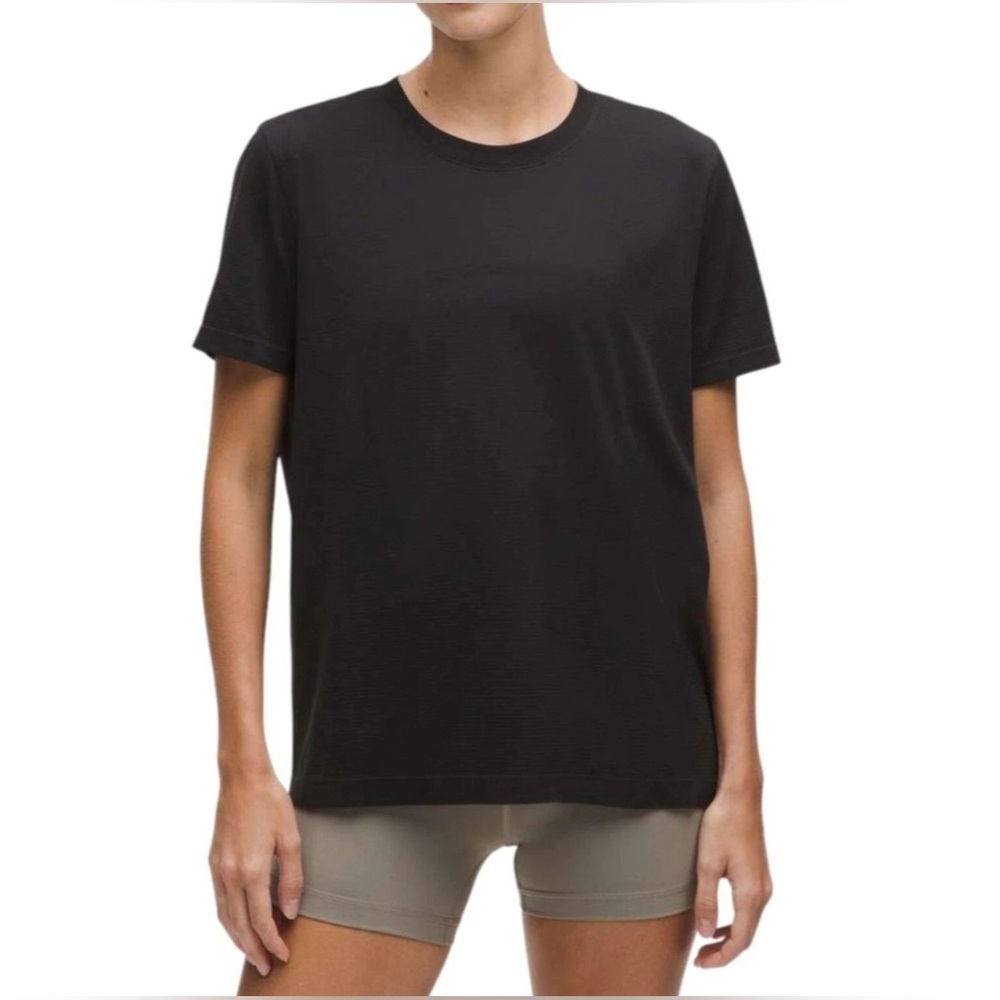 🌼Lululemon Swiftly Tech Short Sleeve *Relaxed Fit Top Black Size 10